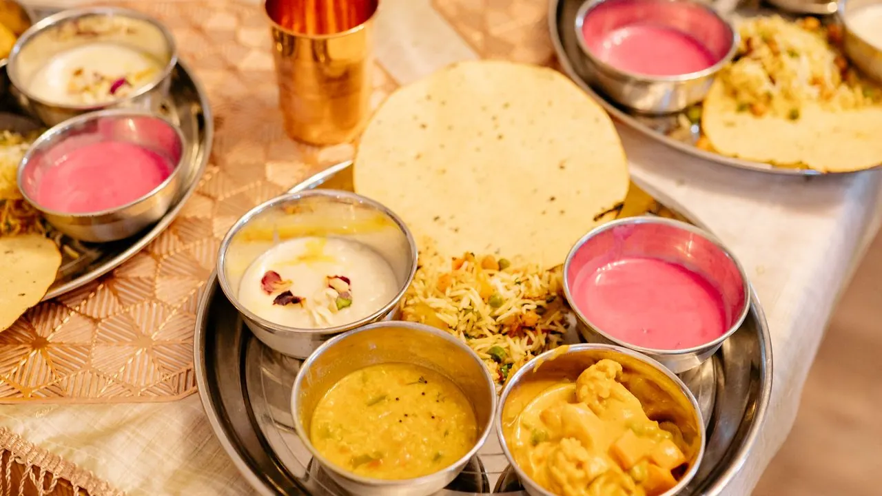 Navratri ke baad parivaar ke saath tyohaari bhoj