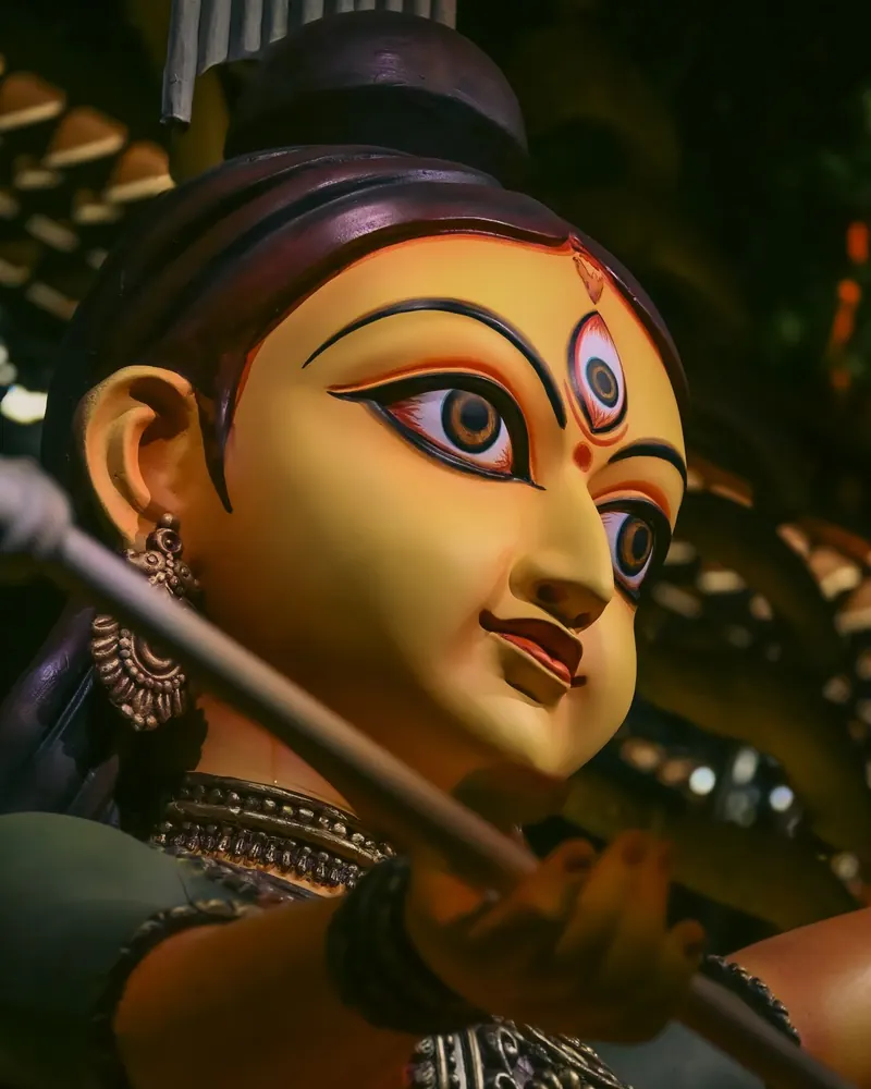 Durga Puja pandal mein Maa Durga ki pratima